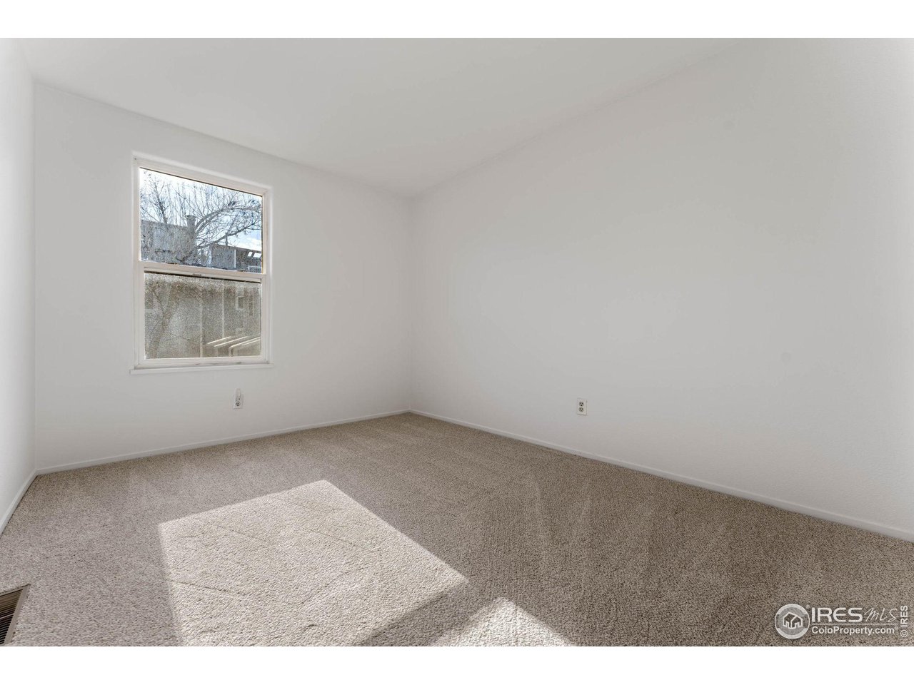 1111 Maxwell Ave 218