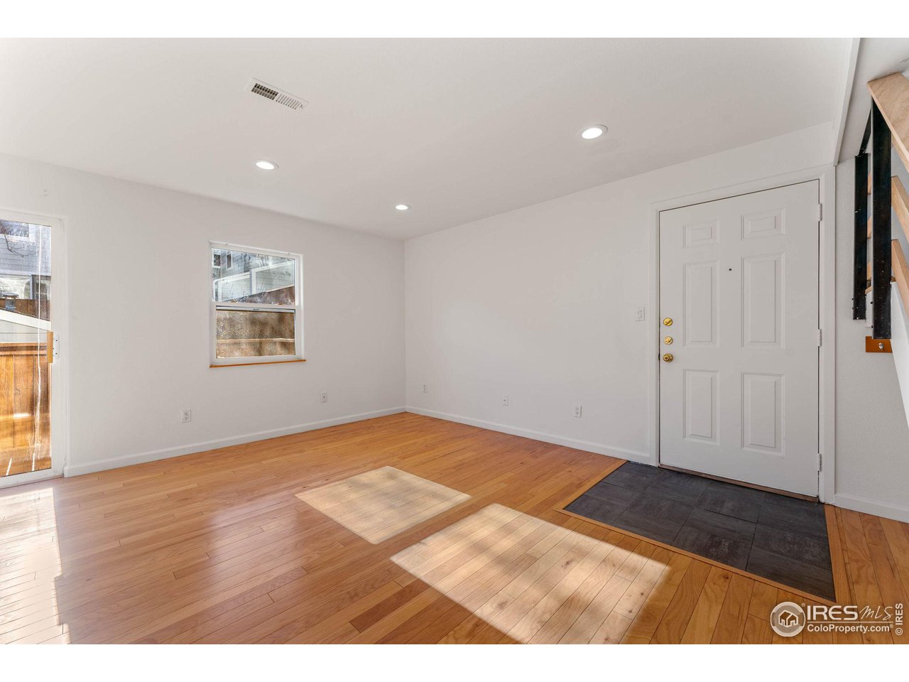 1111 Maxwell Ave 218