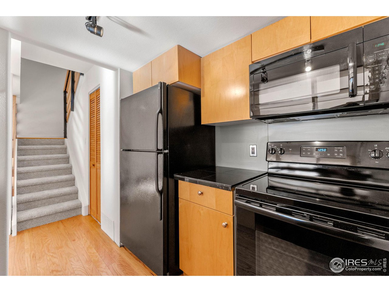 1111 Maxwell Ave 218