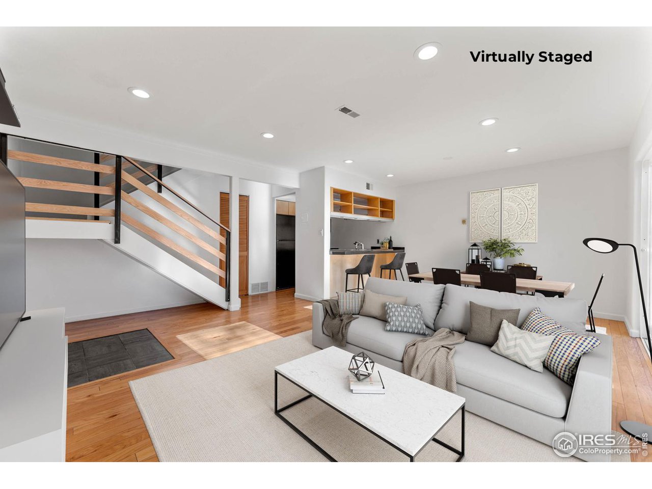 1111 Maxwell Ave 218