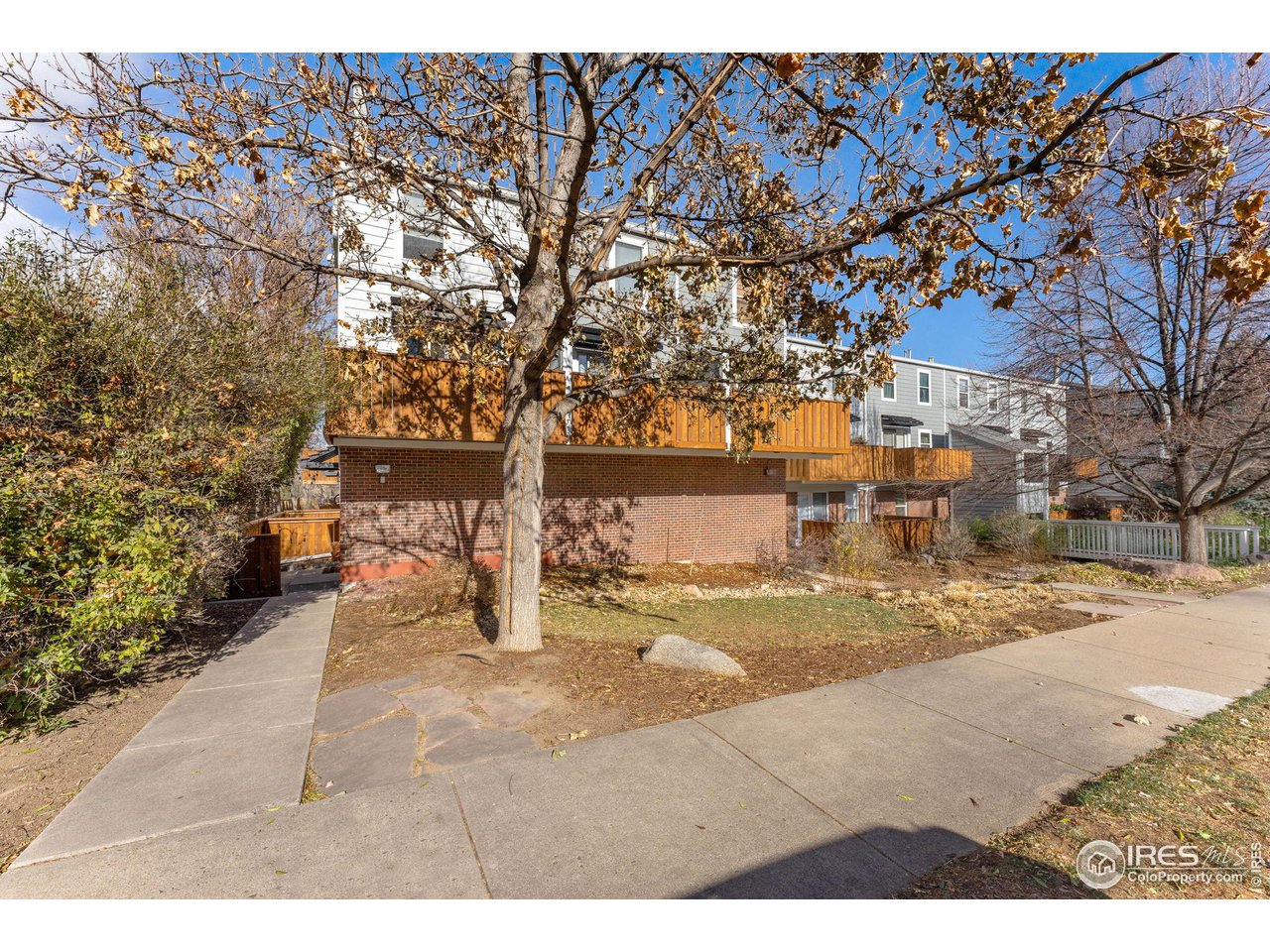 1111 Maxwell Ave 218