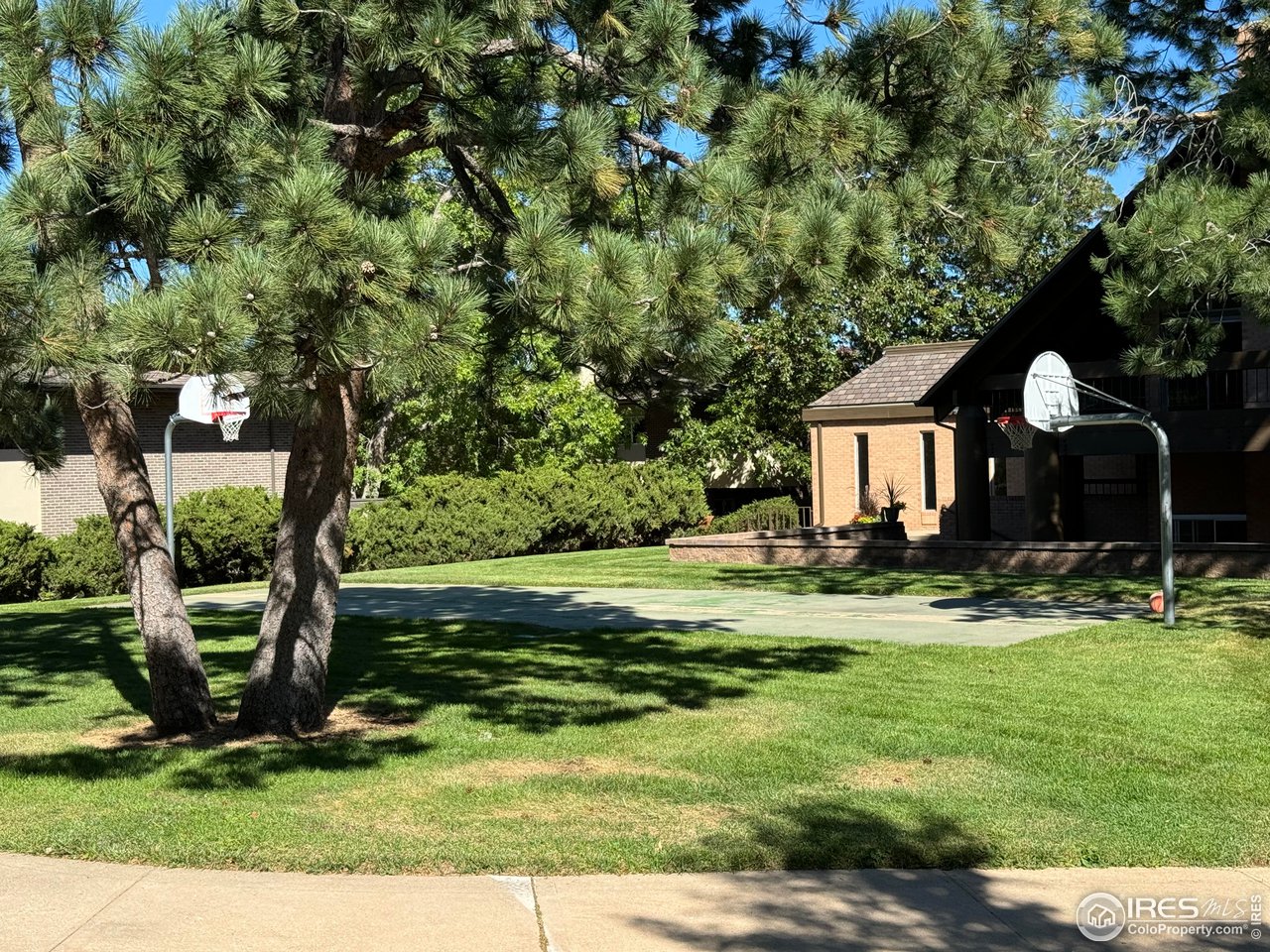 1531 Bradley Dr