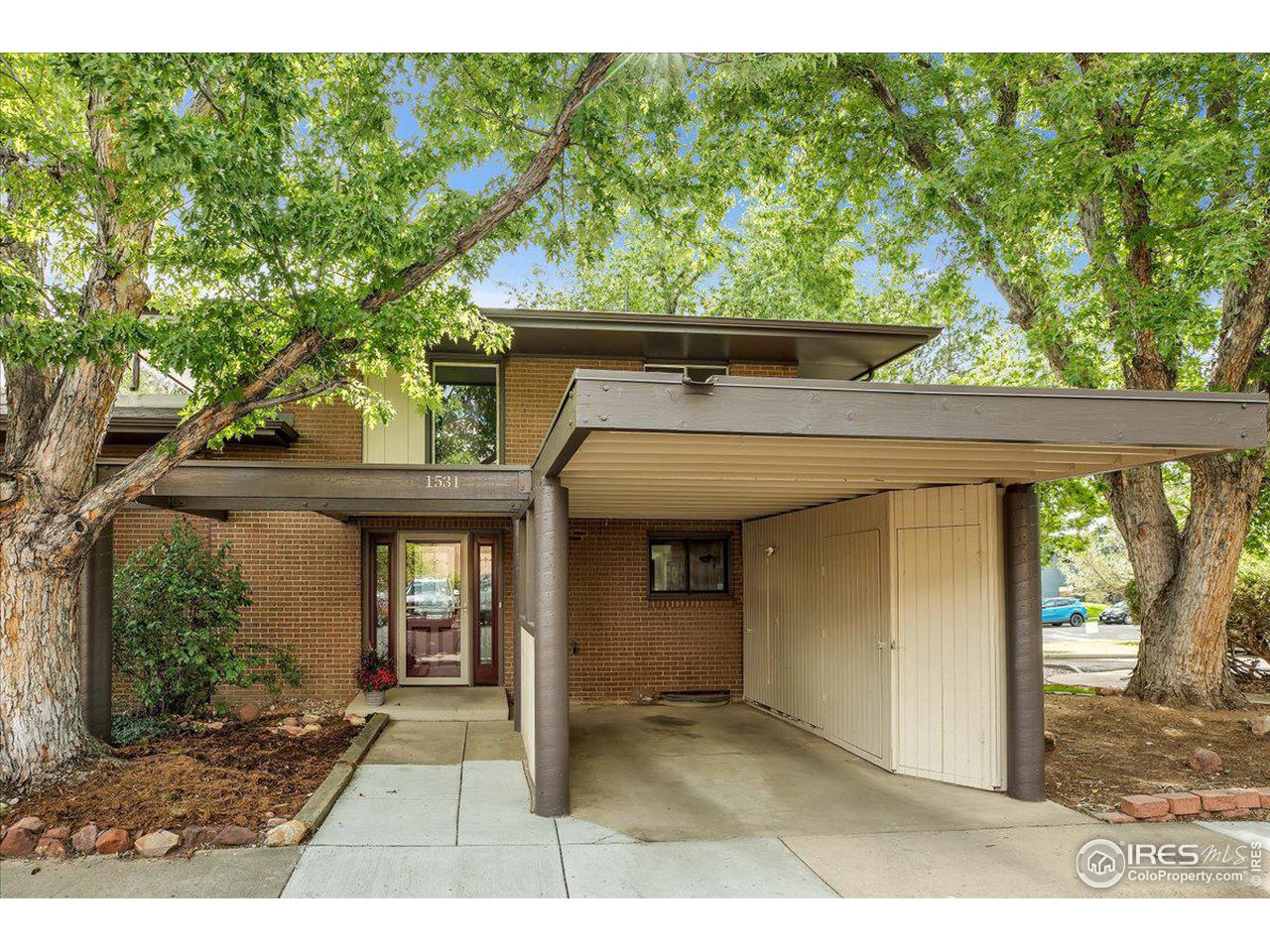1531 Bradley Dr
