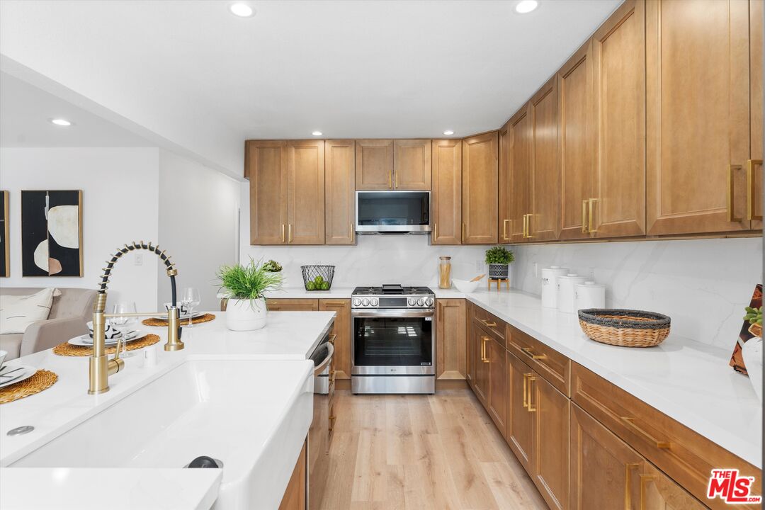 3815 W 60th St