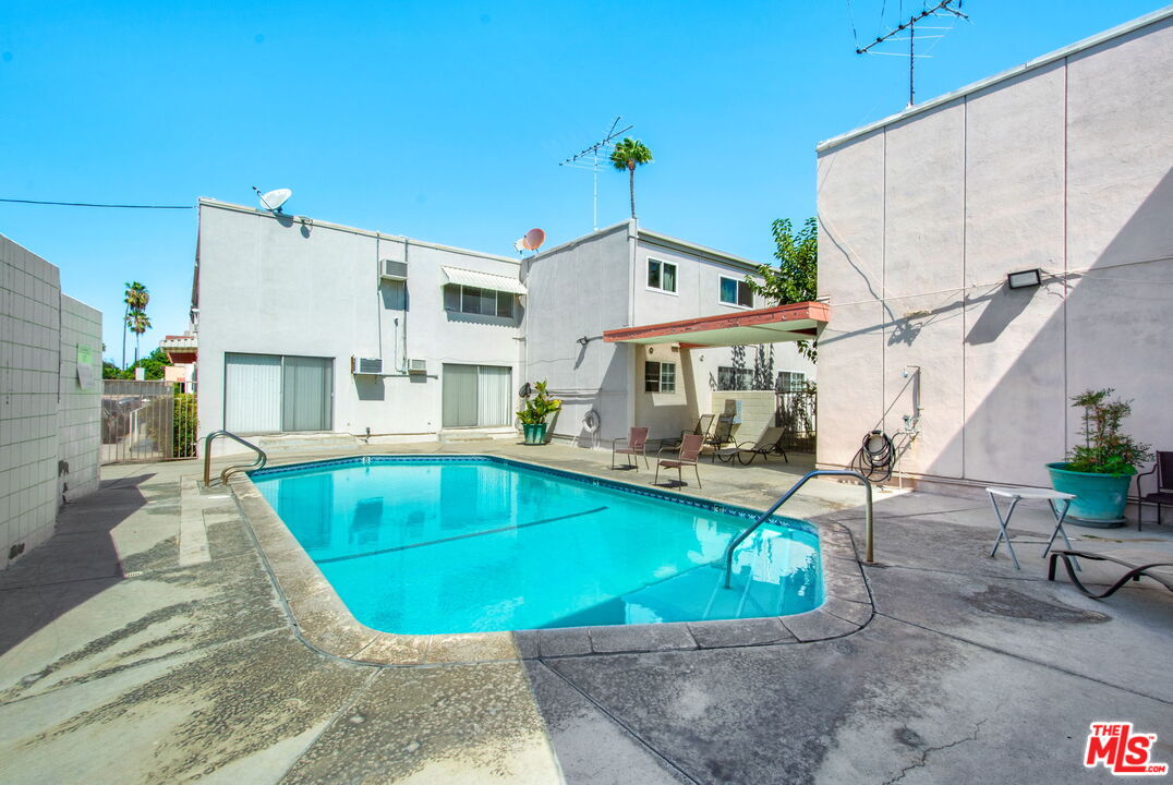 7129 Coldwater Canyon Ave Unit: 10