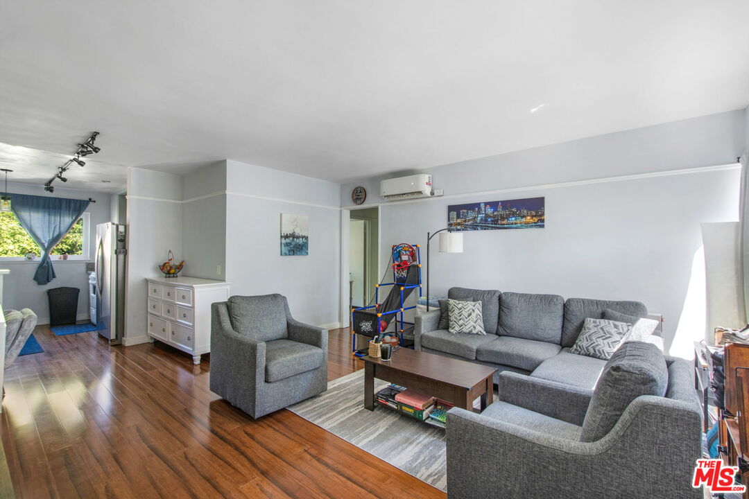 7129 Coldwater Canyon Ave Unit: 10