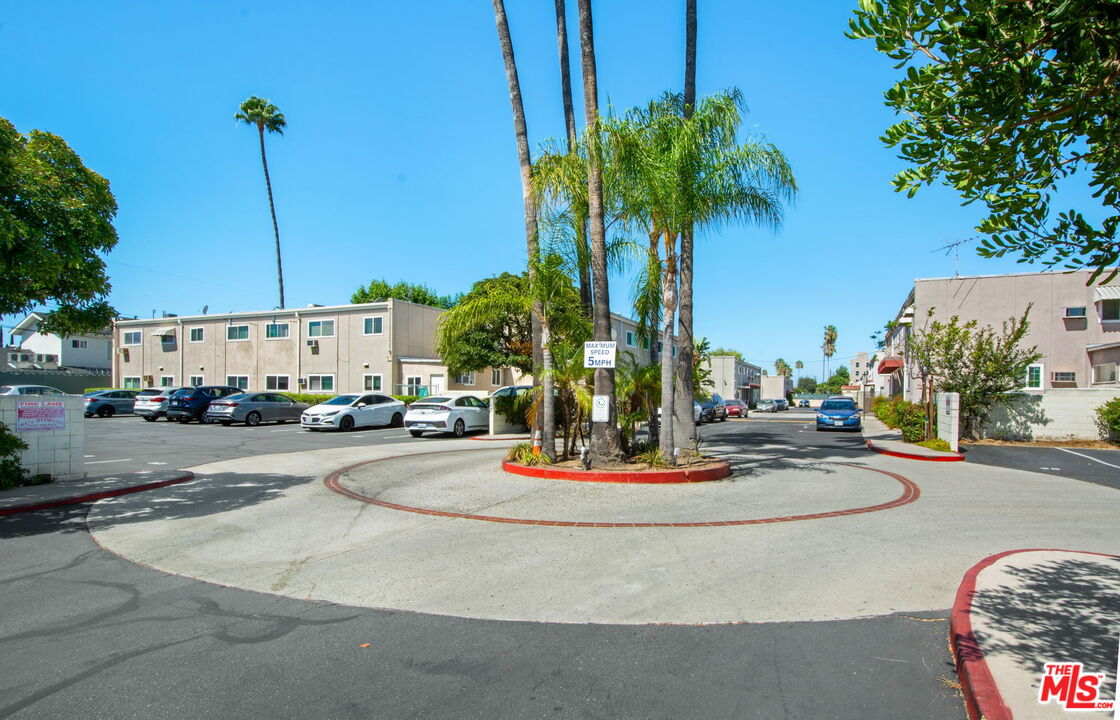 7129 Coldwater Canyon Ave Unit: 10