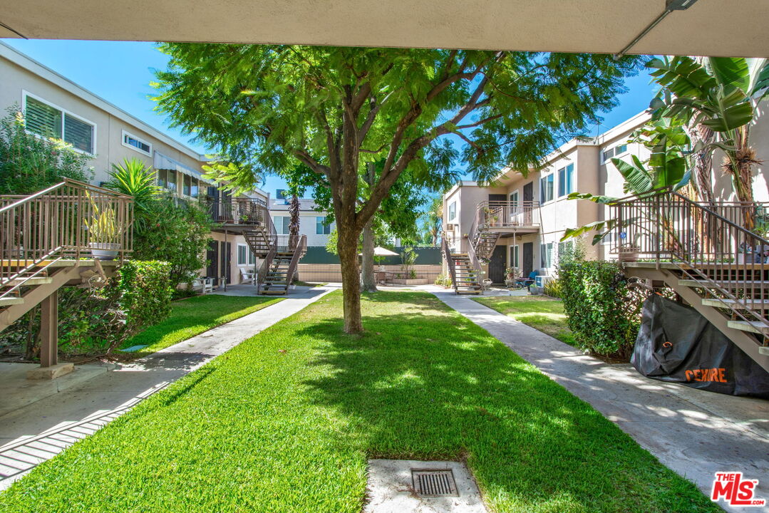 7129 Coldwater Canyon Ave Unit: 10