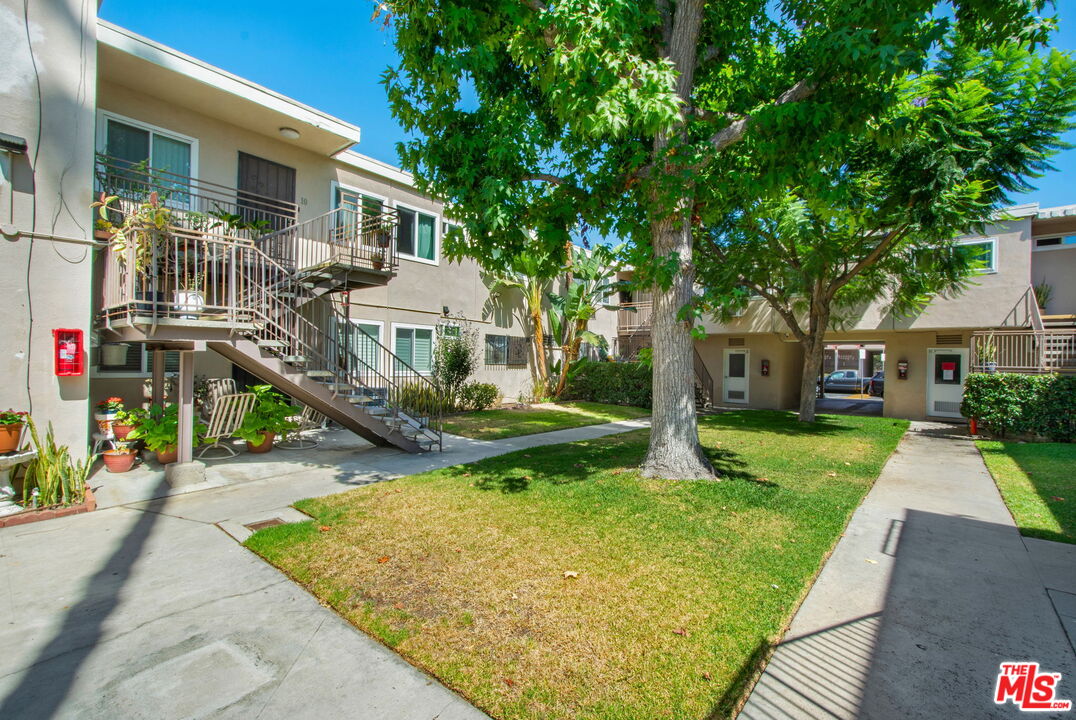 7129 Coldwater Canyon Ave Unit: 10