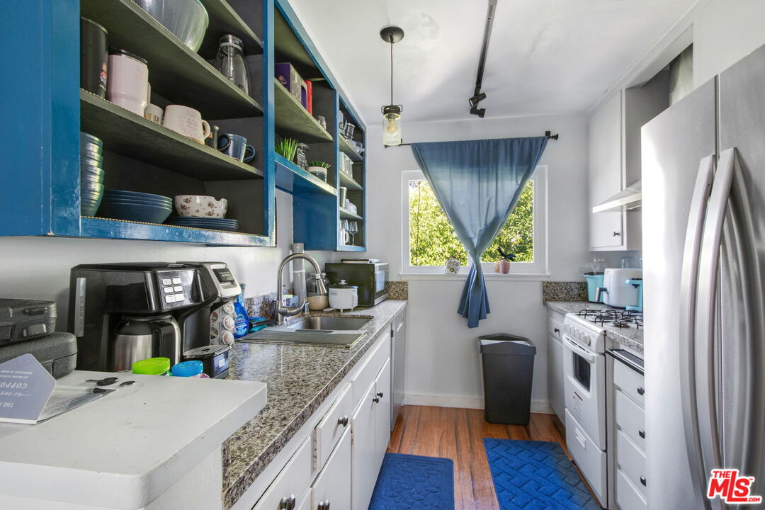 7129 Coldwater Canyon Ave Unit: 10