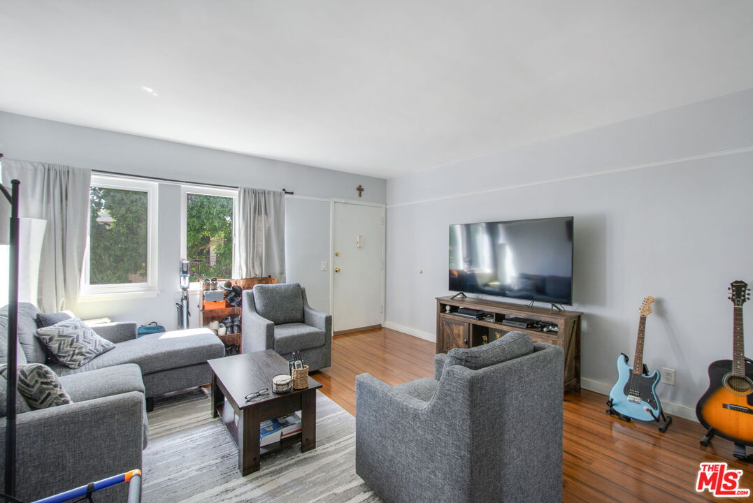 7129 Coldwater Canyon Ave Unit: 10