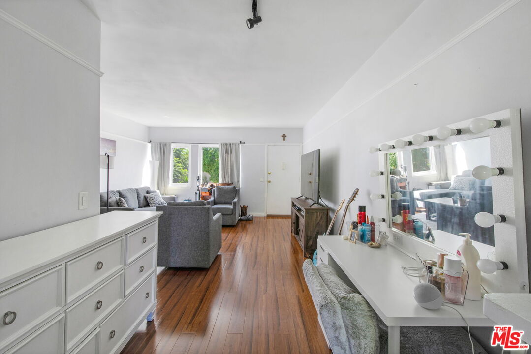 7129 Coldwater Canyon Ave Unit: 10
