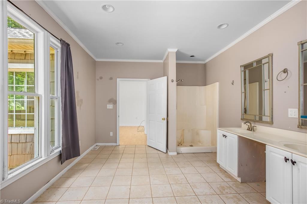 6025 Santa Maria Drive