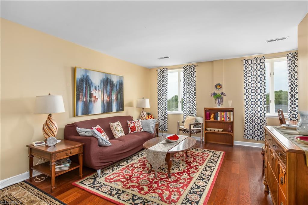 811 W 5th Street # 301, Winston-Salem Unit: 301