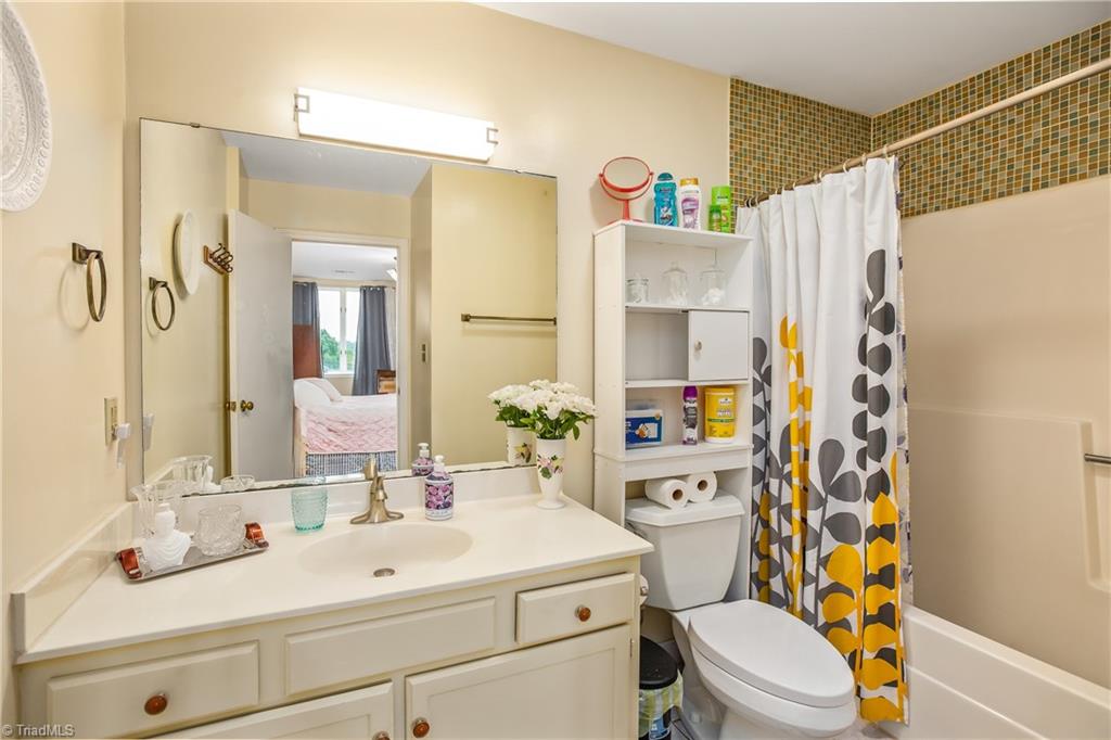 811 W 5th Street # 301, Winston-Salem Unit: 301