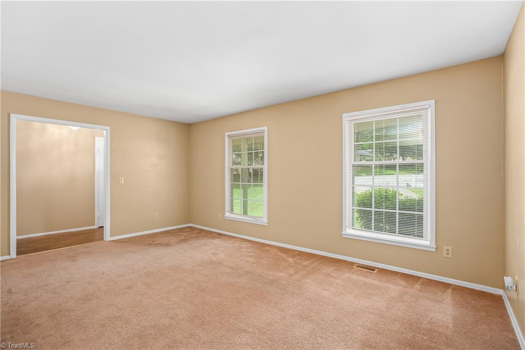 860 Duckview Court, Winston-Salem