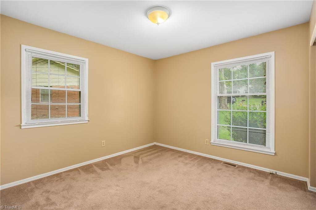 860 Duckview Court, Winston-Salem