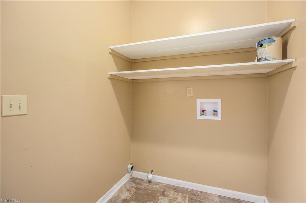 860 Duckview Court, Winston-Salem