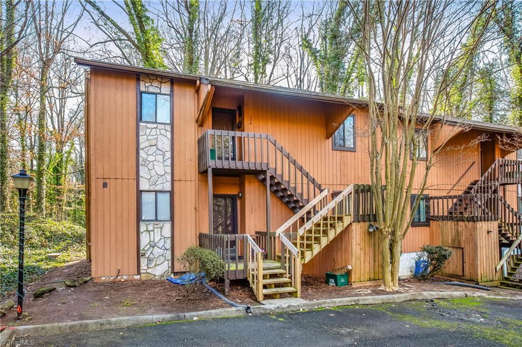 124 Cloister Oaks Circle, Winston-Salem
