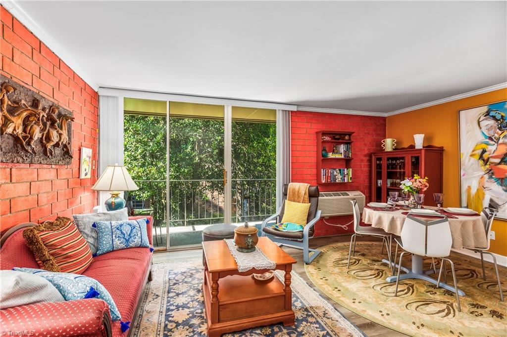 1725 S Hawthorne Road, Winston-Salem