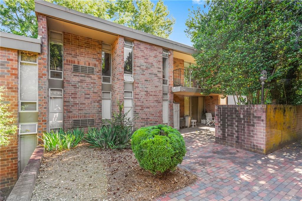1725 S Hawthorne Road, Winston-Salem