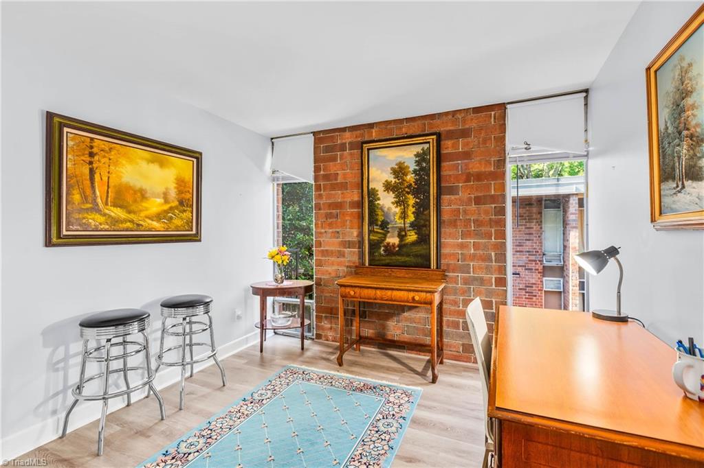 1725 S Hawthorne Road, Winston-Salem