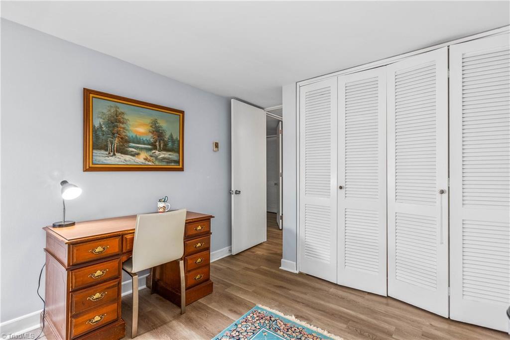 1725 S Hawthorne Road, Winston-Salem