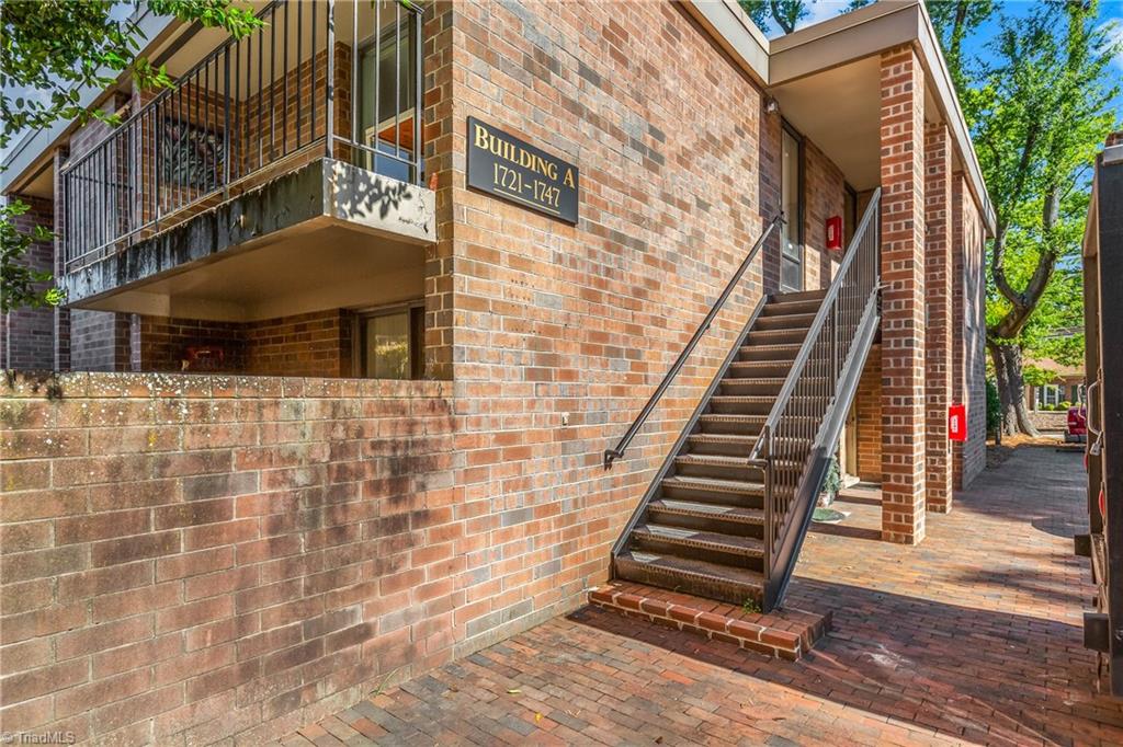 1725 S Hawthorne Road, Winston-Salem