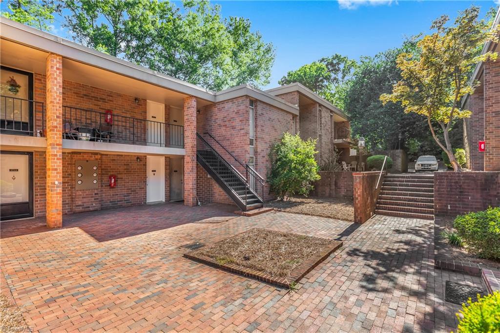 1725 S Hawthorne Road, Winston-Salem