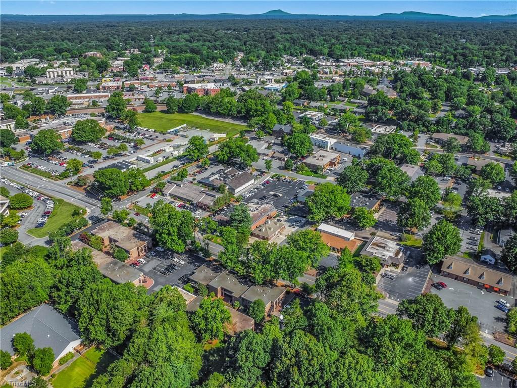 1725 S Hawthorne Road, Winston-Salem