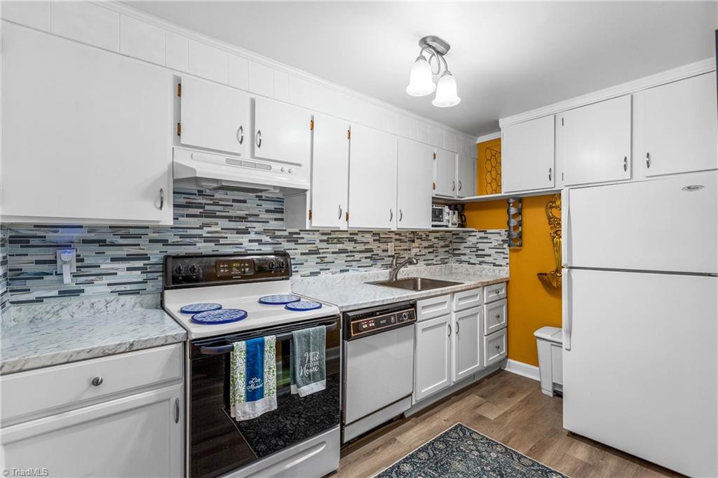 1725 S Hawthorne Road, Winston-Salem