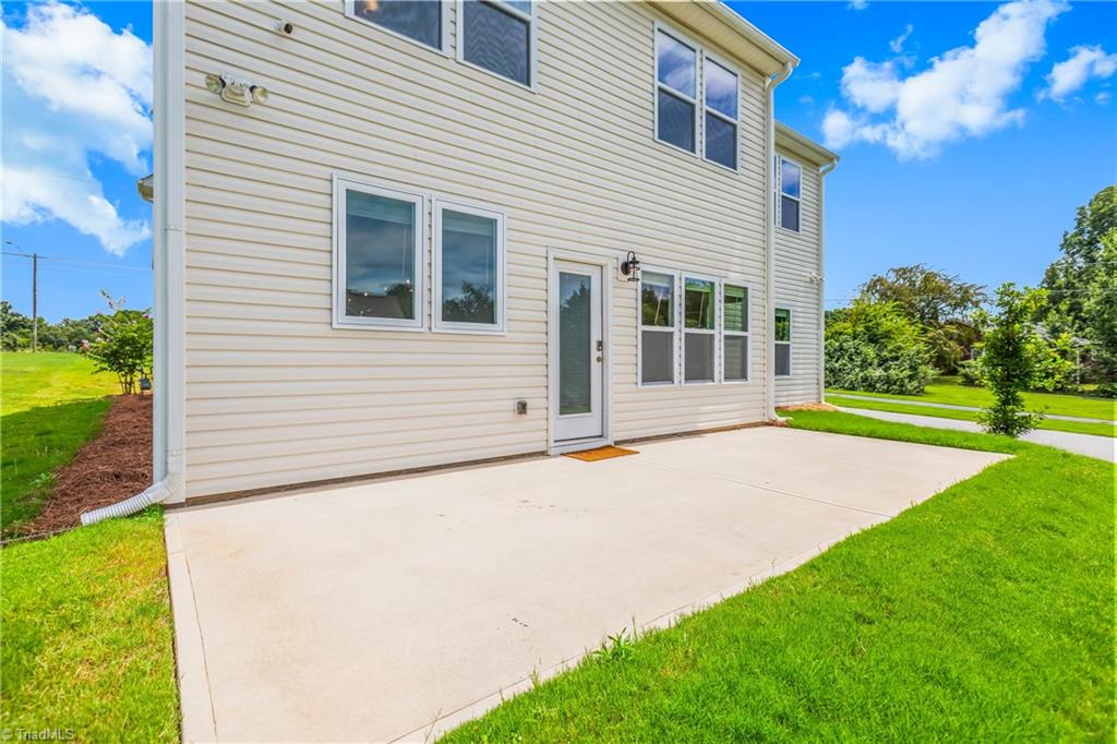 4912 Lark Commons Ln