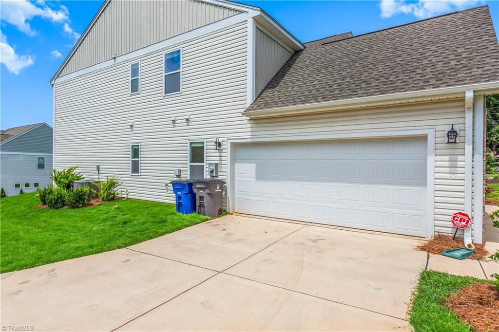 4912 Lark Commons Ln