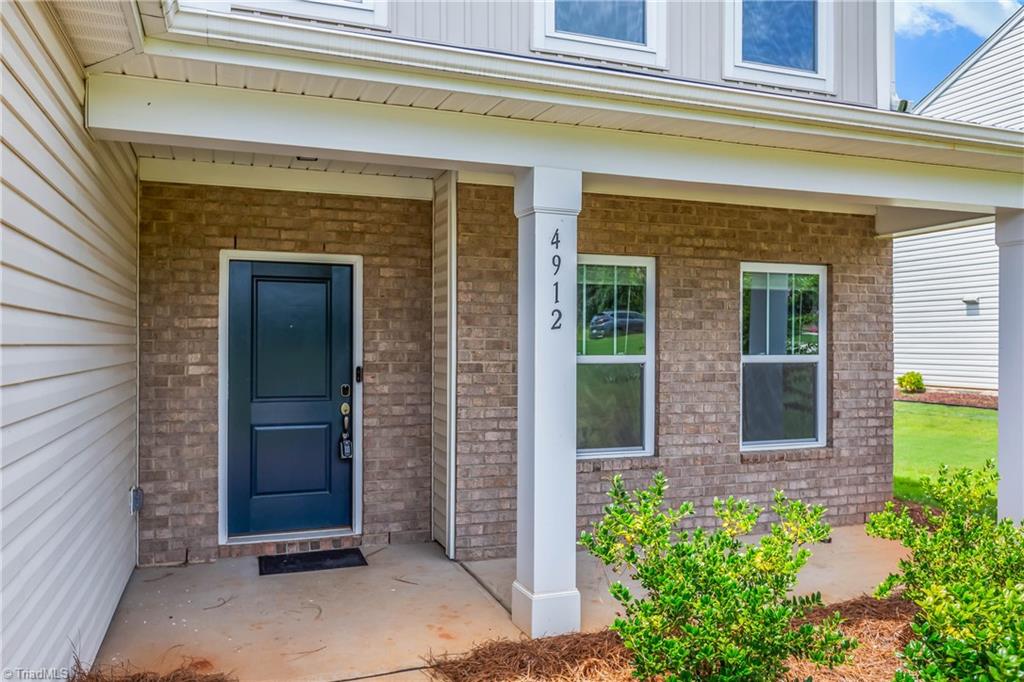 4912 Lark Commons Ln