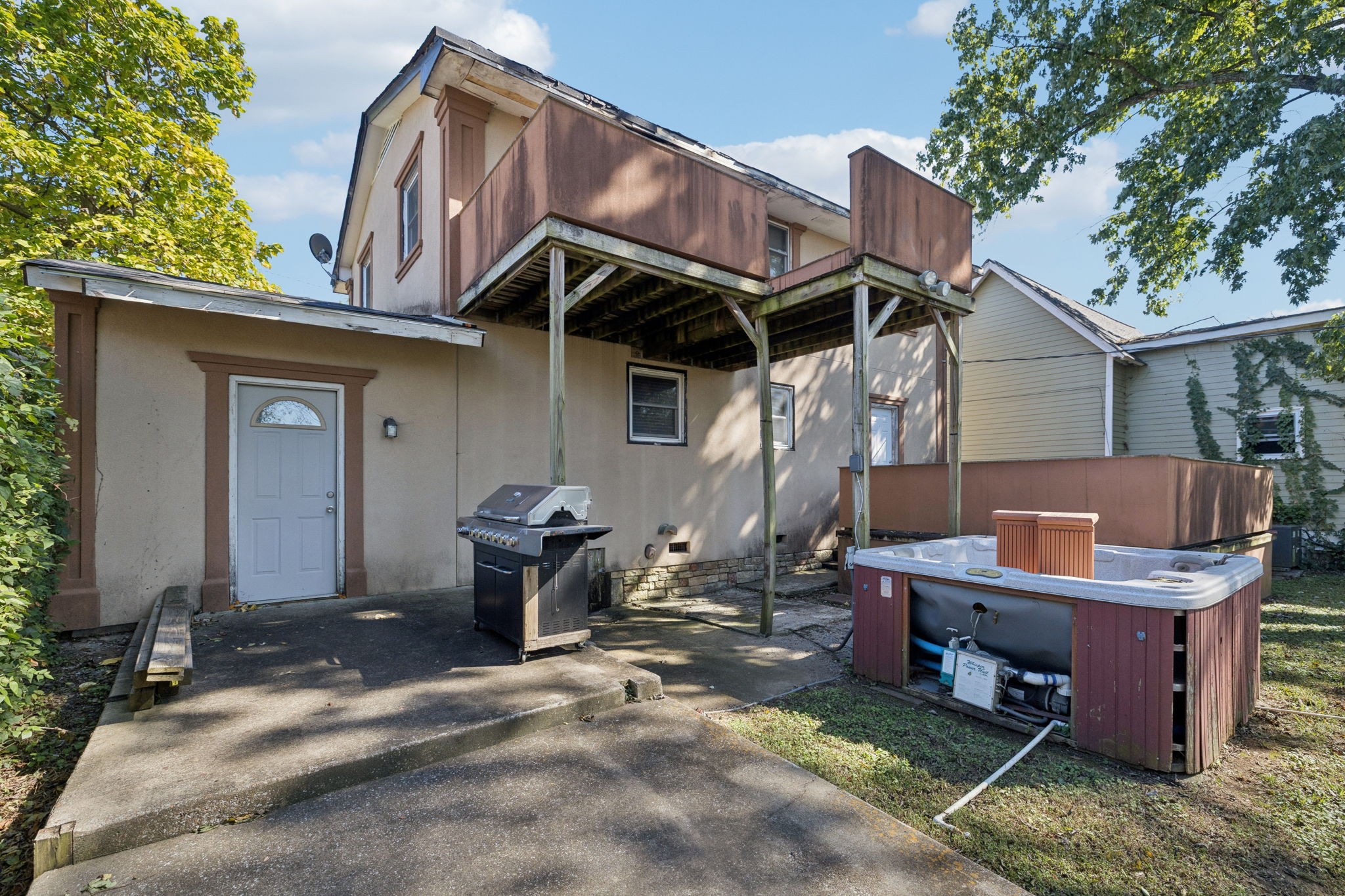 824 N 5th St