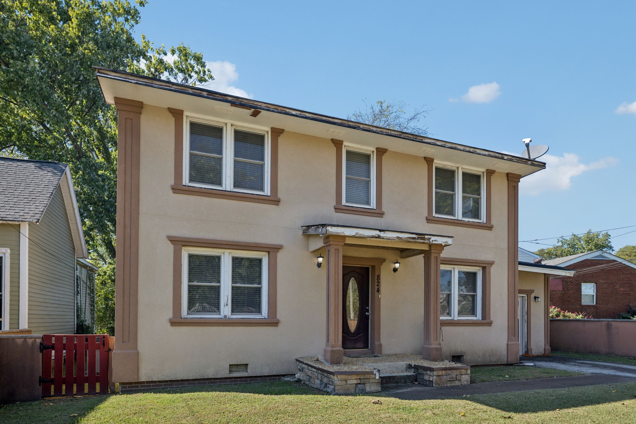 824 N 5th St