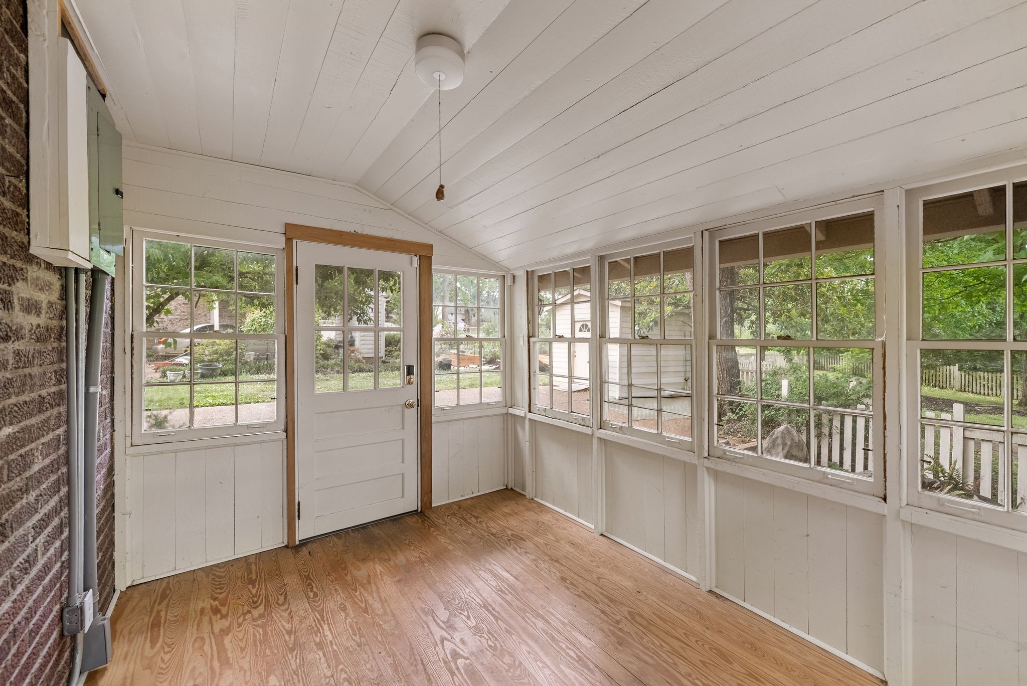 1009 Glendale Ln