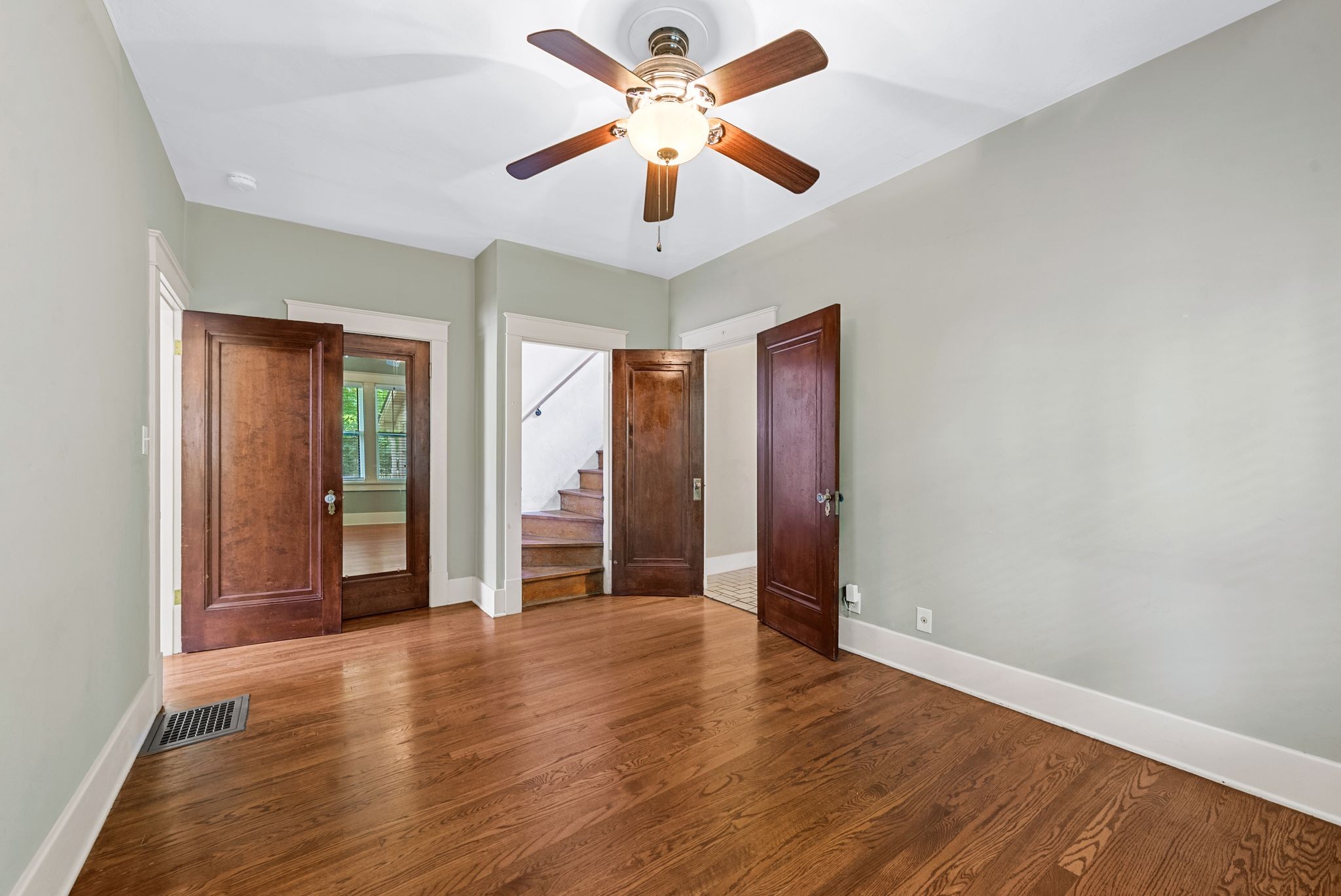 1009 Glendale Ln