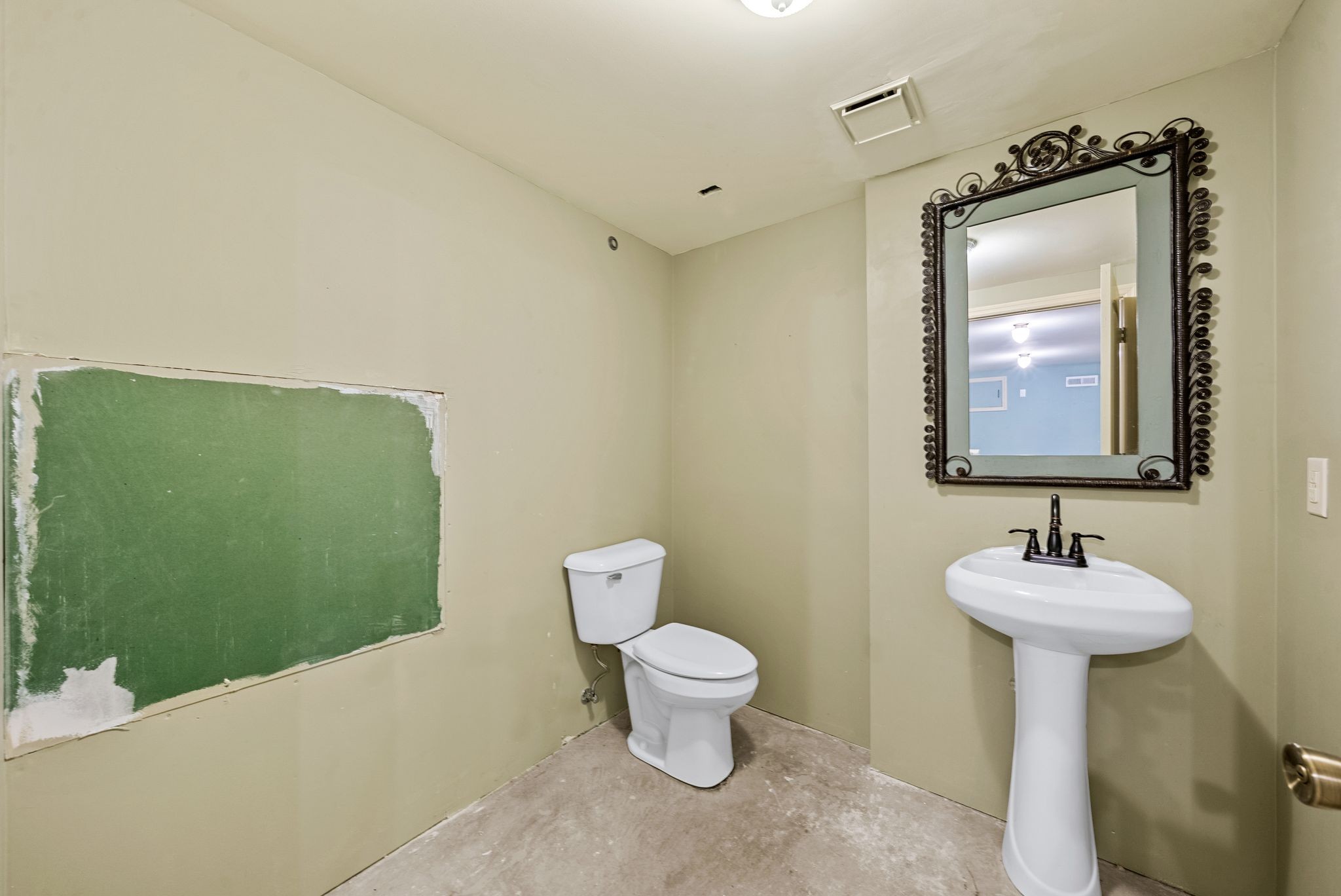 1009 Glendale Ln