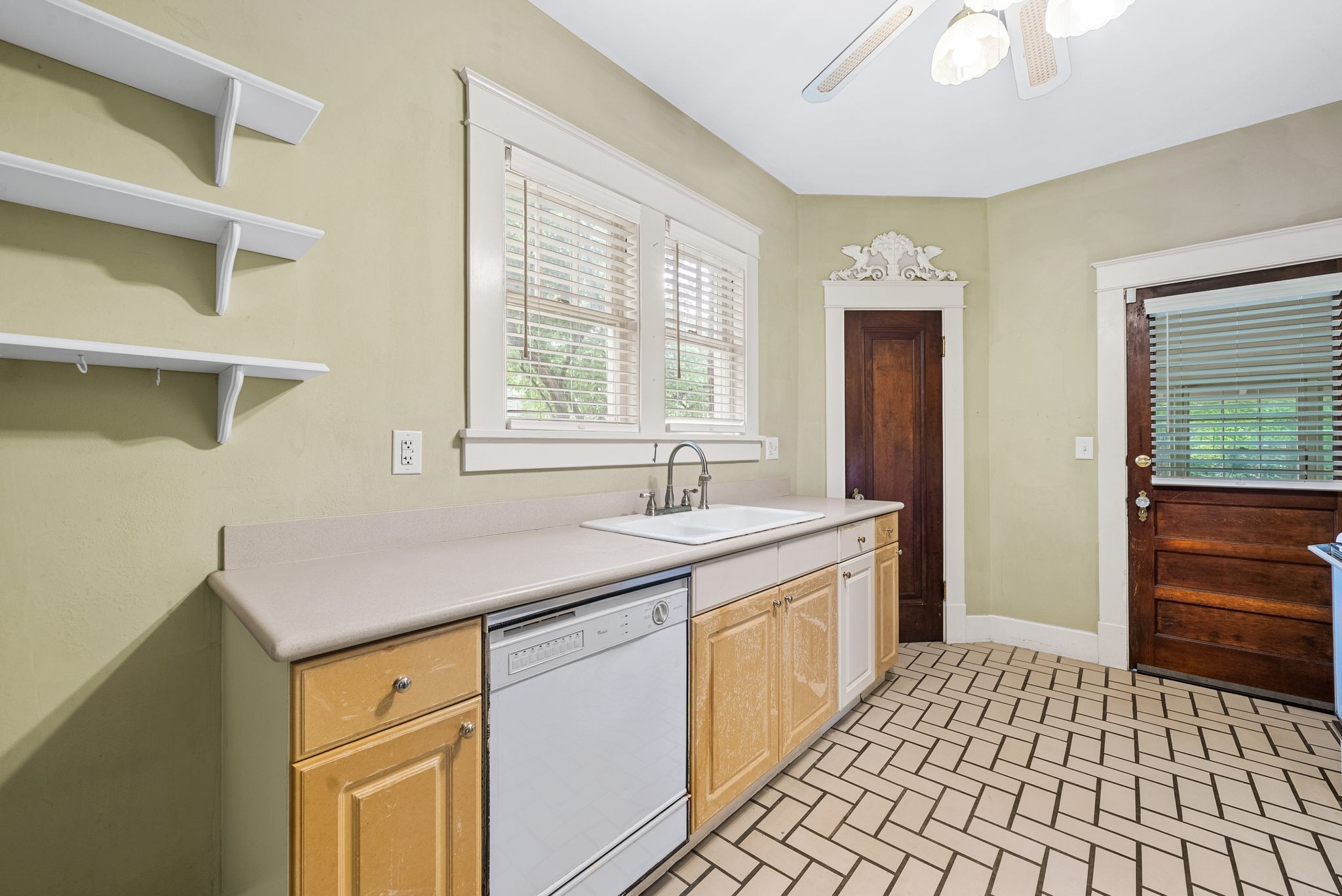 1009 Glendale Ln