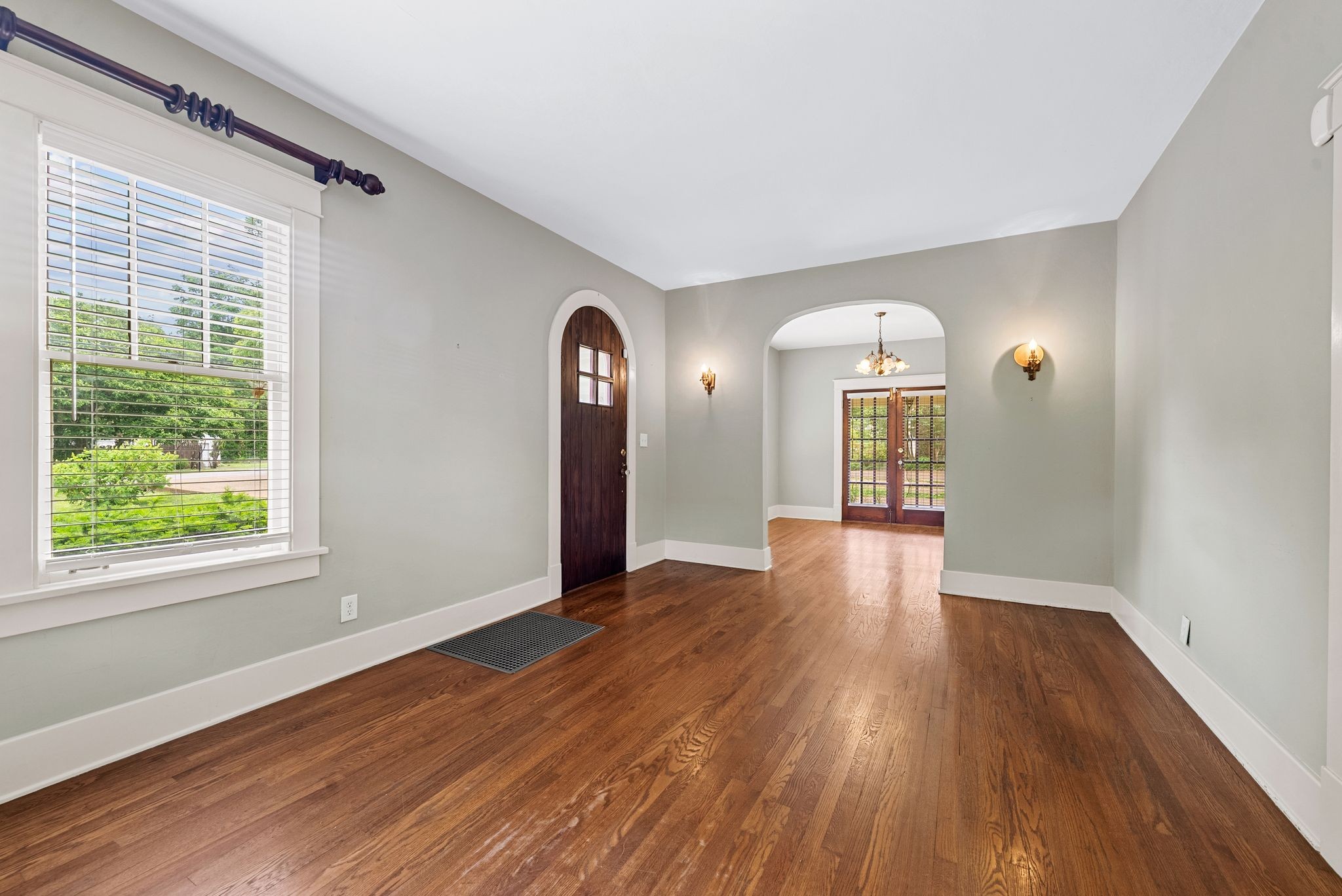 1009 Glendale Ln