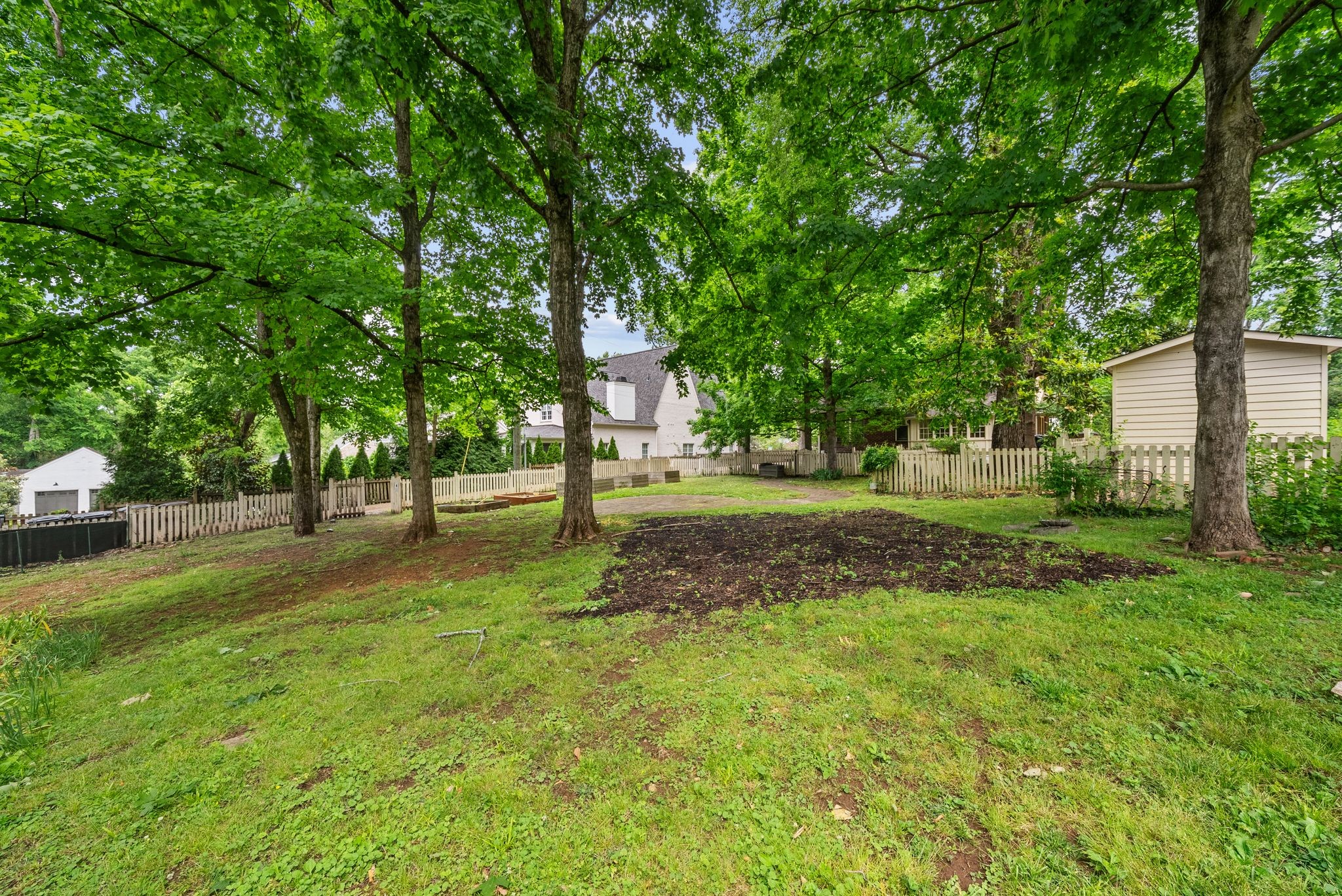 1009 Glendale Ln