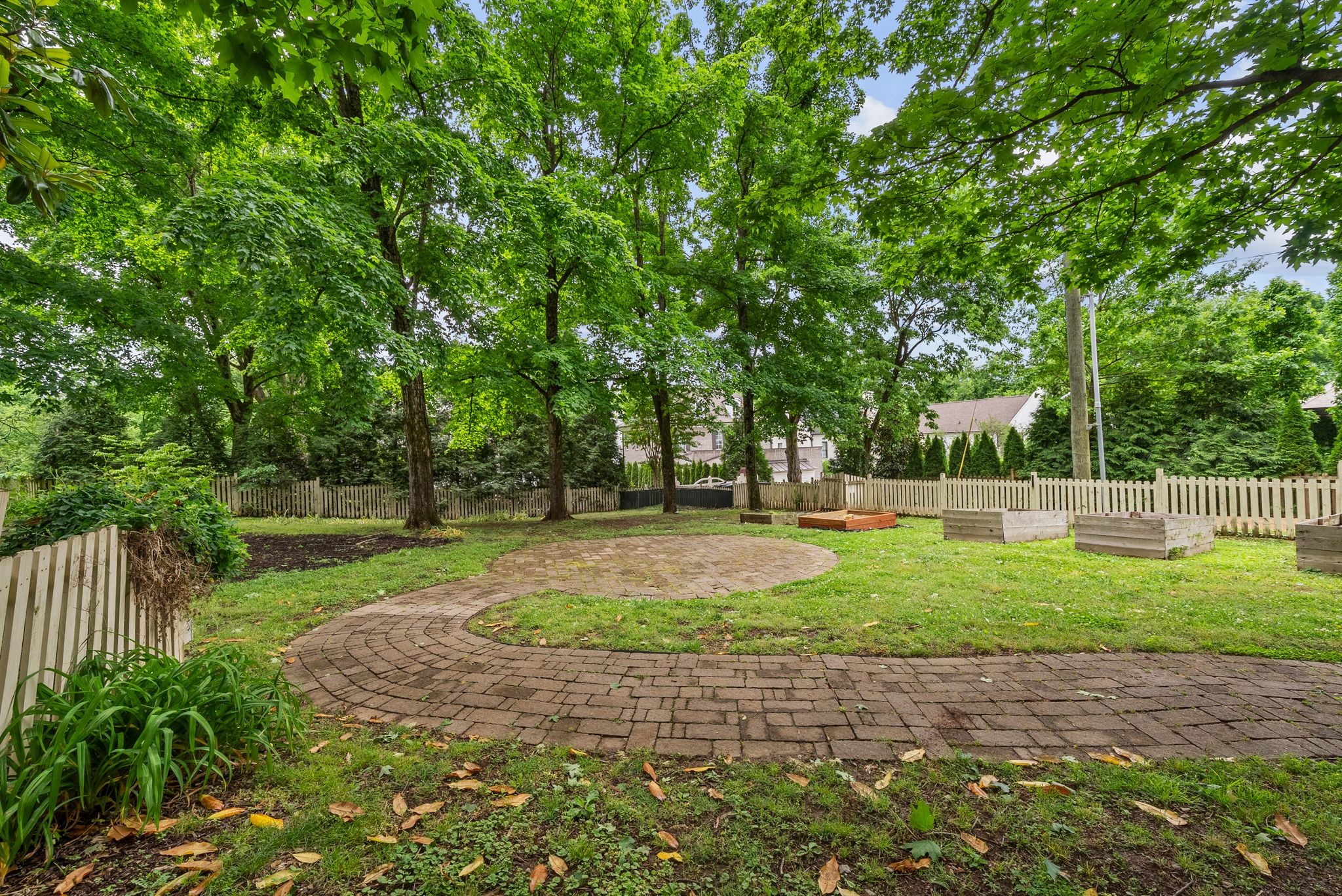 1009 Glendale Ln