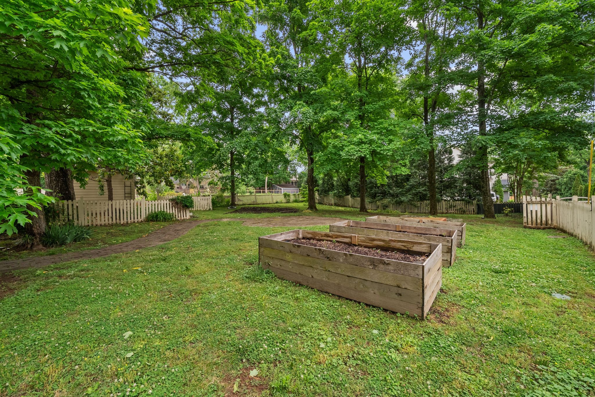 1009 Glendale Ln