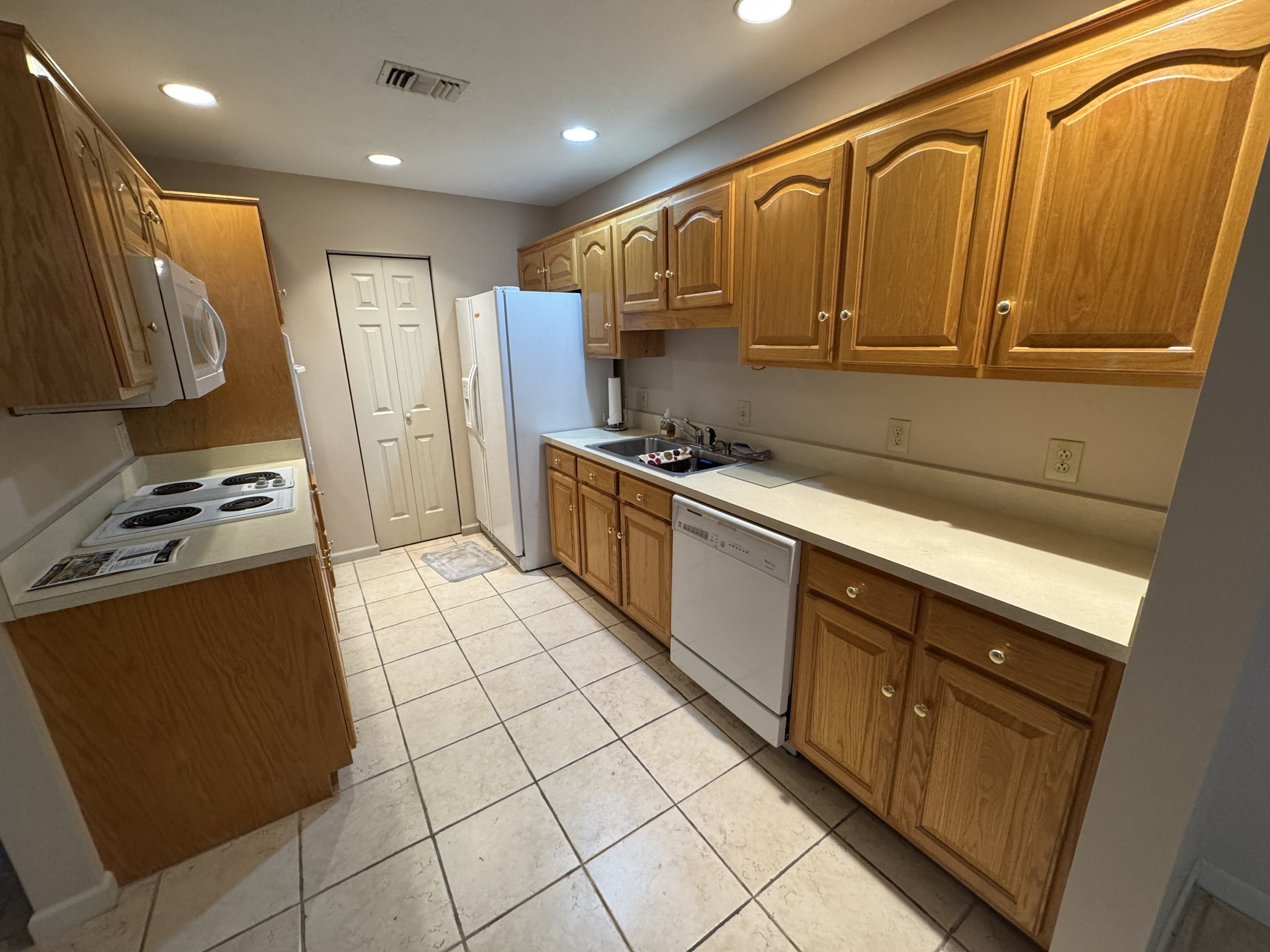 410 Castlewood Ln