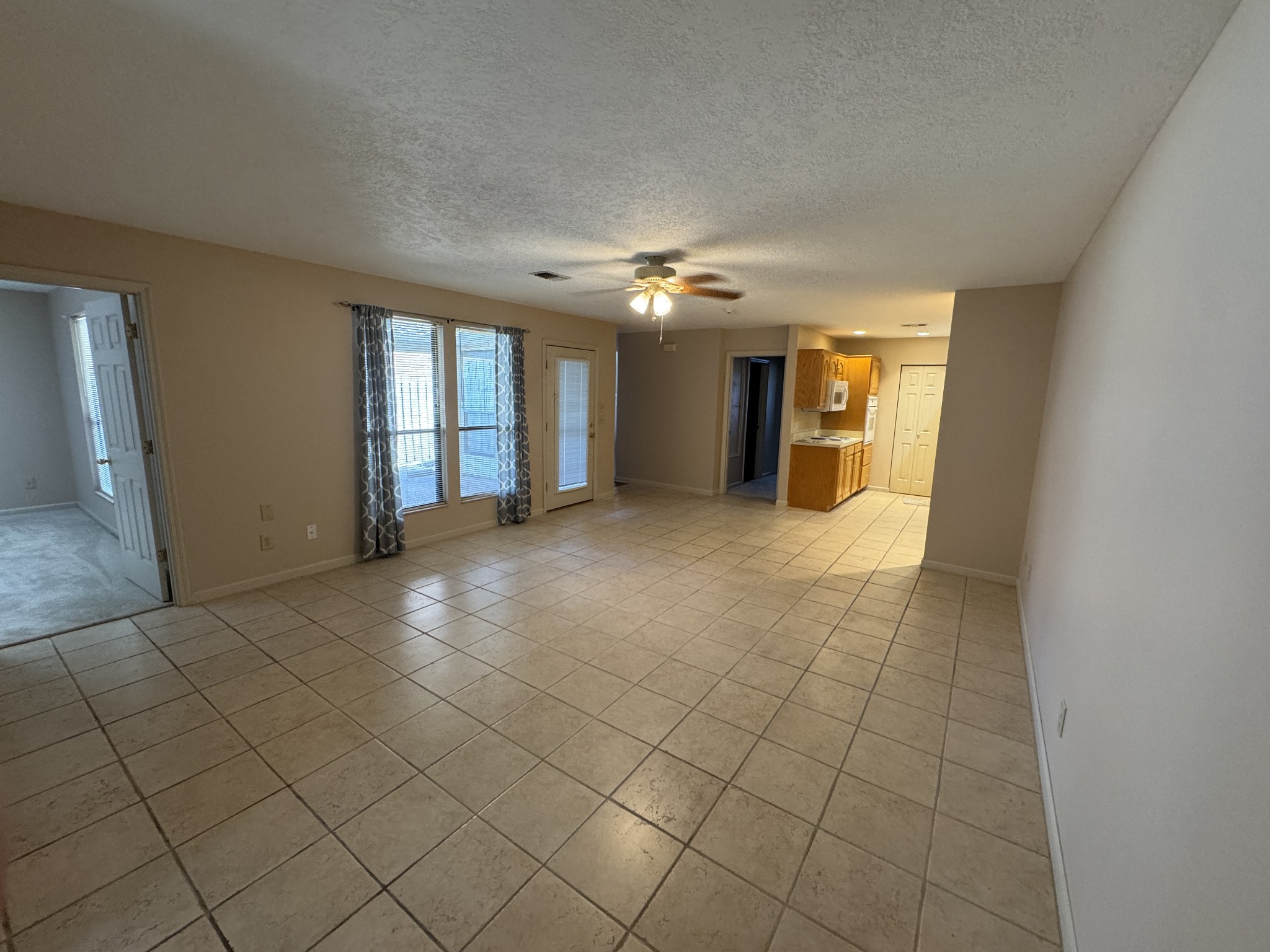 410 Castlewood Ln