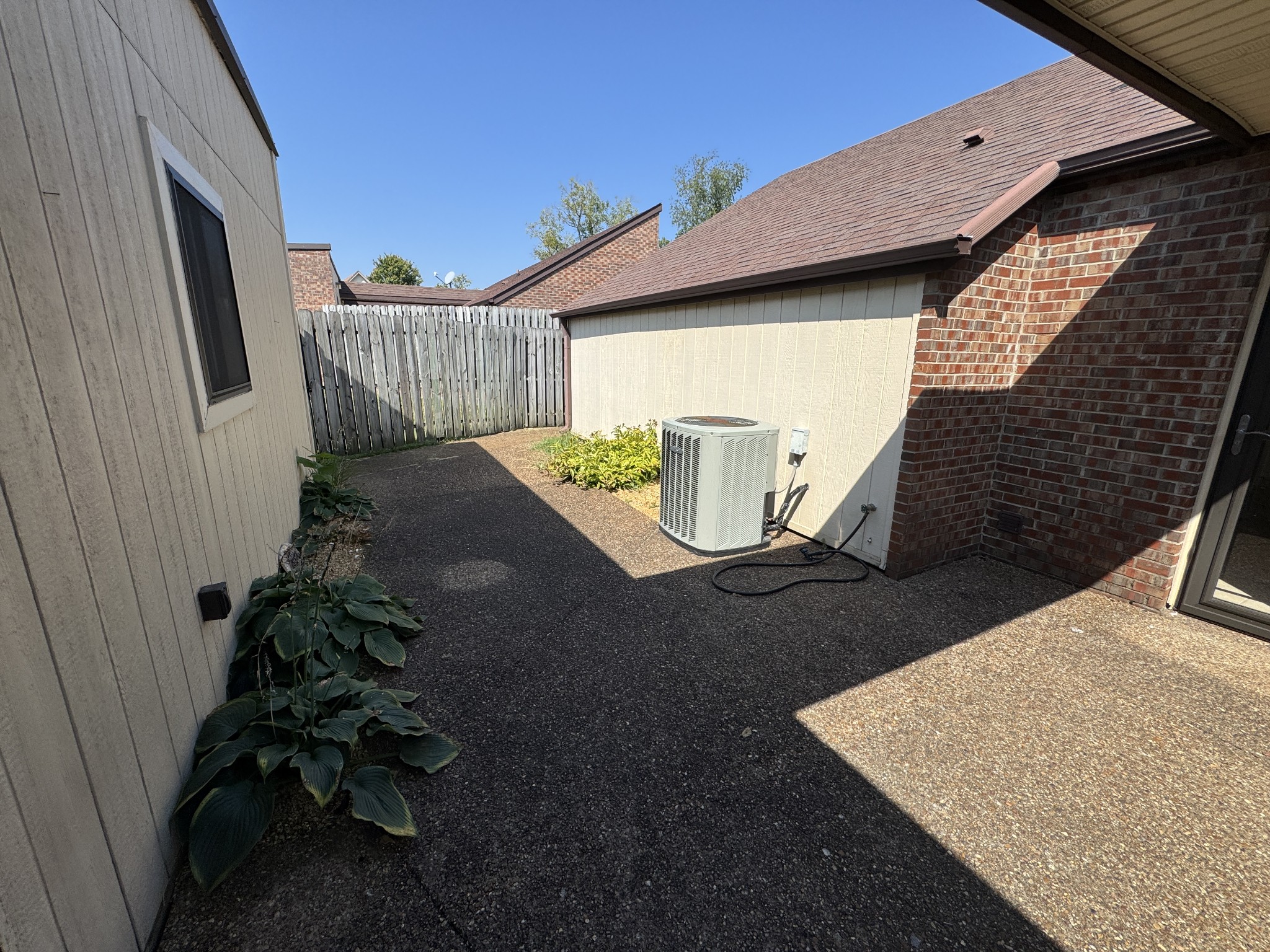 410 Castlewood Ln