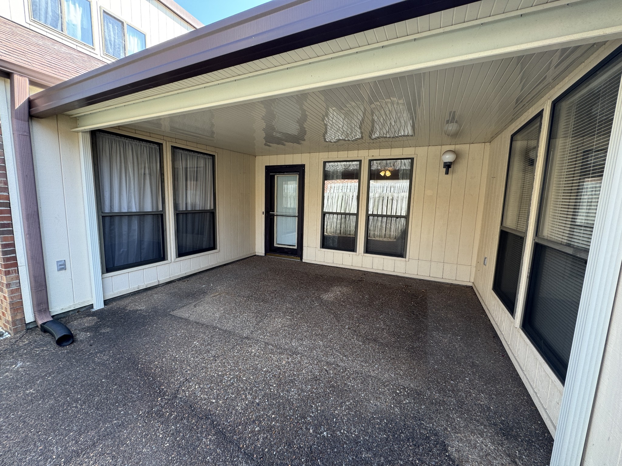 410 Castlewood Ln