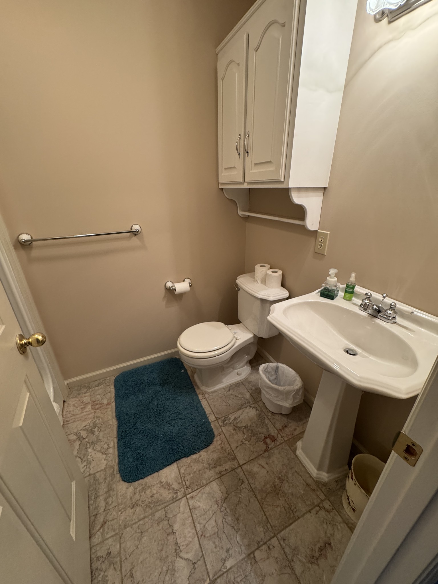 410 Castlewood Ln