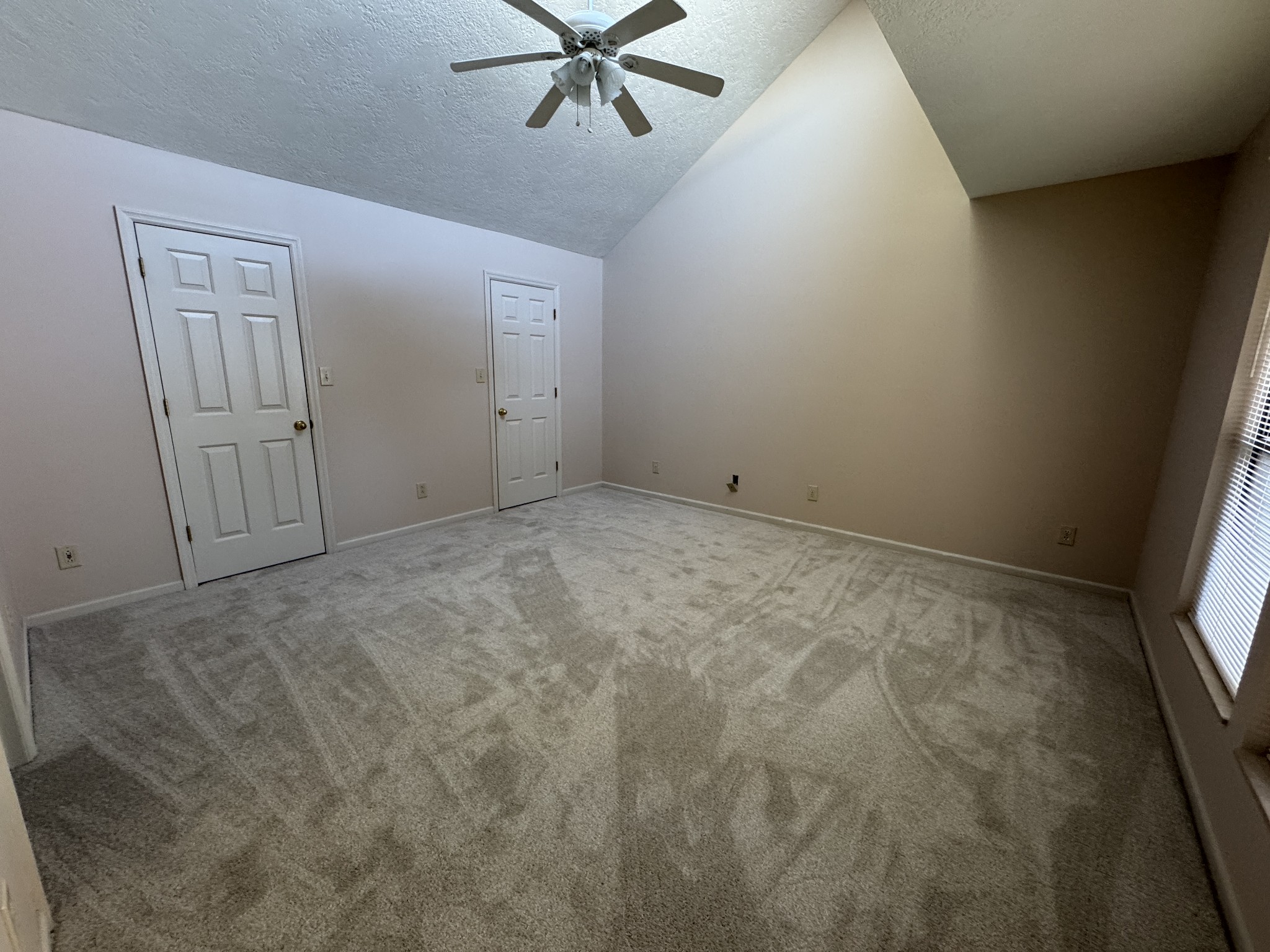 410 Castlewood Ln